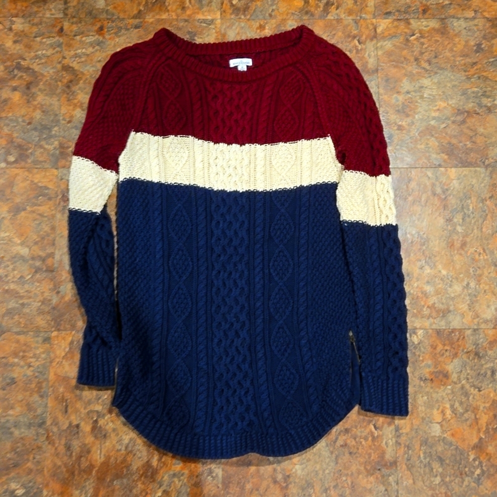 Womens LL Bean signature sweater, size medium